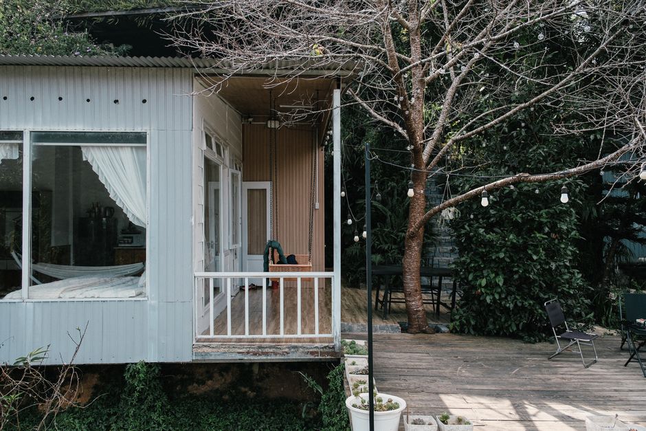 Conciergerie locale vs autogestion à distance : quel choix pour votre Airbnb à Haguenau ?